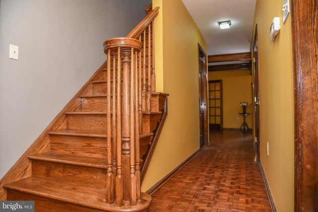 560 LOWER HOLLAND RD, Holland, PA 18966