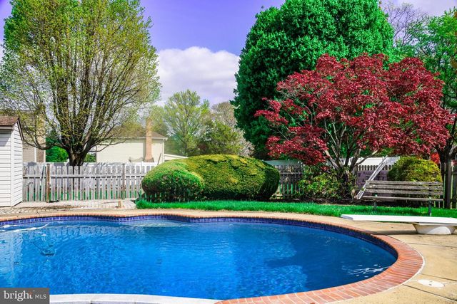 560 LOWER HOLLAND RD, Holland, PA 18966