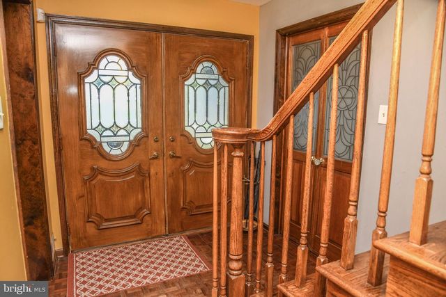 560 LOWER HOLLAND RD, Holland, PA 18966