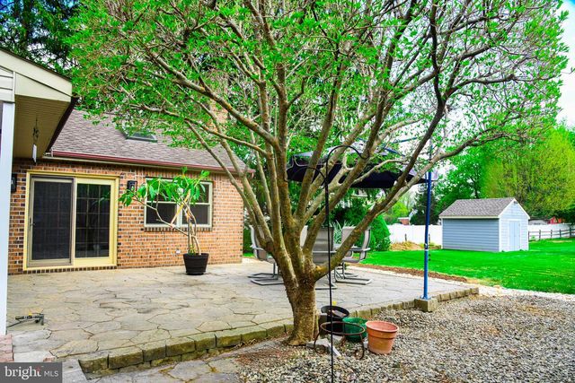 560 LOWER HOLLAND RD, Holland, PA 18966