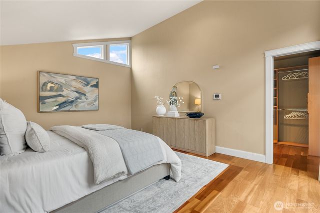 8619 NE 24th Street, Clyde Hill, WA 98004