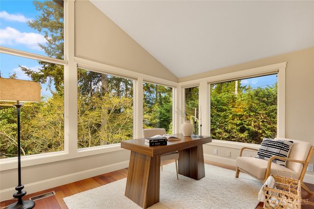 8619 NE 24th Street, Clyde Hill, WA 98004