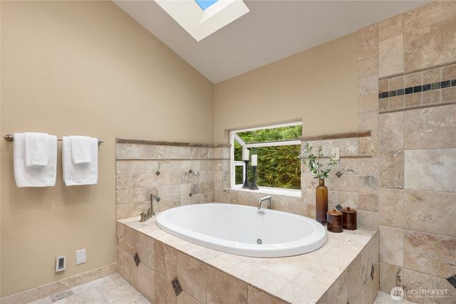 8619 NE 24th Street, Clyde Hill, WA 98004