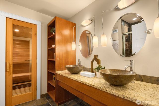 8619 NE 24th Street, Clyde Hill, WA 98004
