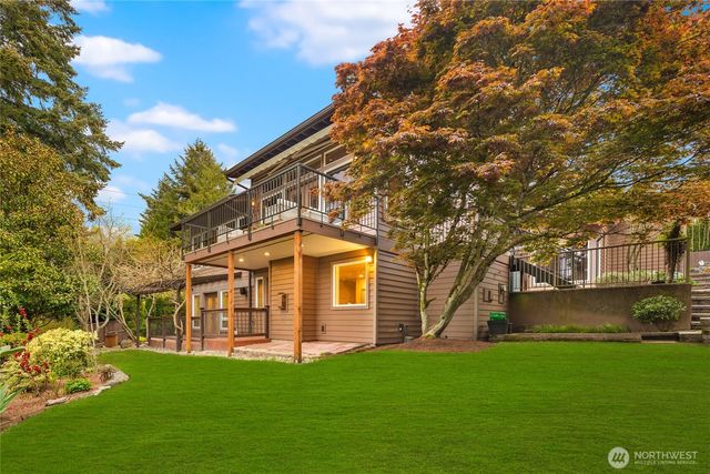 8619 NE 24th Street, Clyde Hill, WA 98004