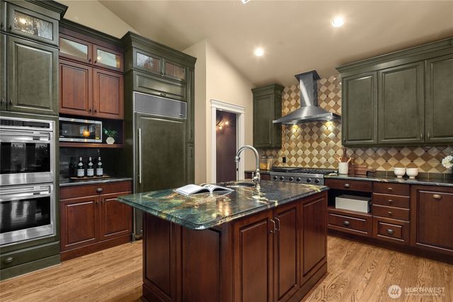 8619 NE 24th Street, Clyde Hill, WA 98004
