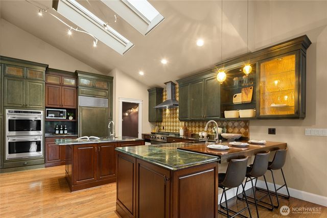 8619 NE 24th Street, Clyde Hill, WA 98004