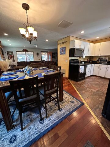 15710 Paulina Avenue, La Pine, OR 97739