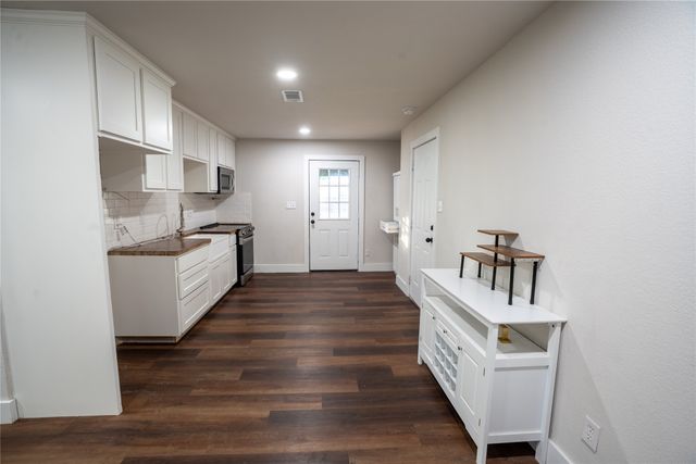 503 E Roosevelt Avenue, Whitney, TX 76692