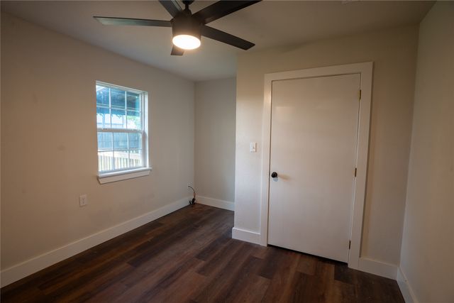 503 E Roosevelt Avenue, Whitney, TX 76692