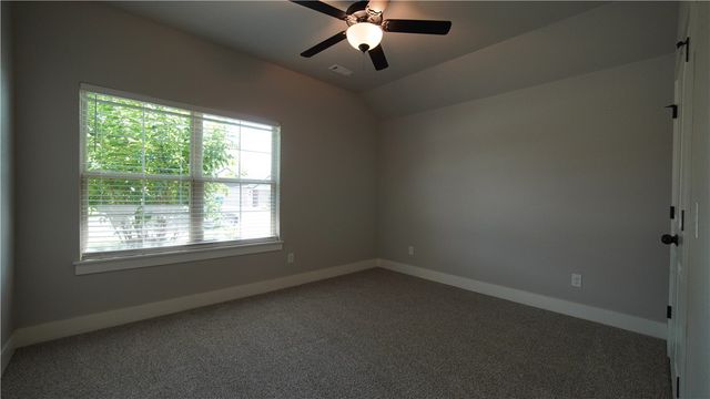 1037 Trailwood Street, Tontitown, AR 72762