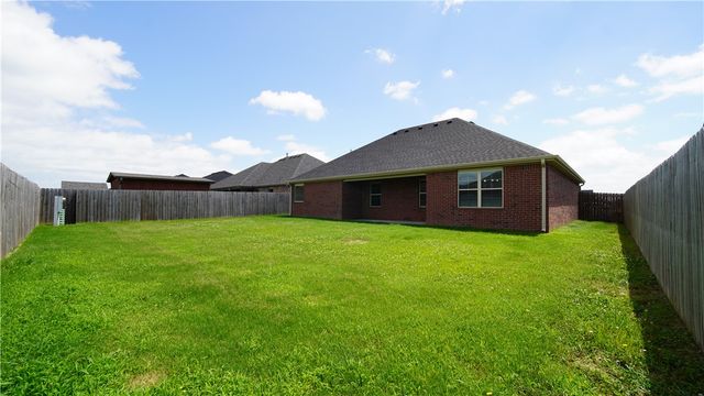 1037 Trailwood Street, Tontitown, AR 72762