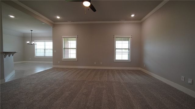 1037 Trailwood Street, Tontitown, AR 72762