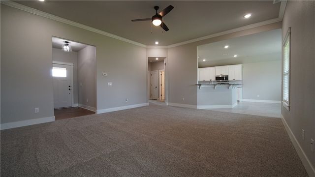 1037 Trailwood Street, Tontitown, AR 72762