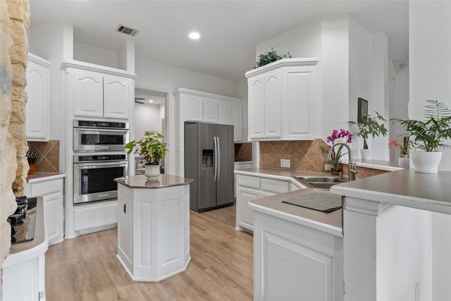 4405 Meadowcove Drive, Rowlett, TX 75088