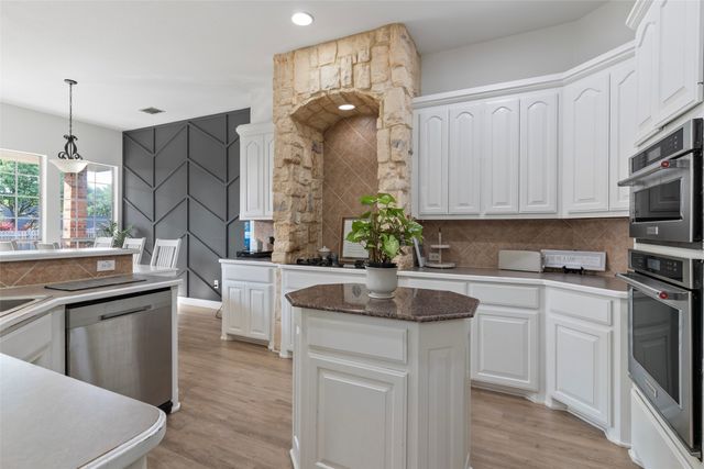 4405 Meadowcove Drive, Rowlett, TX 75088