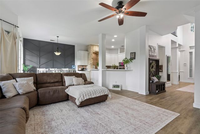 4405 Meadowcove Drive, Rowlett, TX 75088