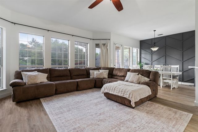 4405 Meadowcove Drive, Rowlett, TX 75088