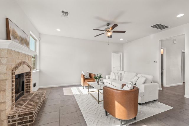 6204 Morganite LN, Killeen, TX 76542