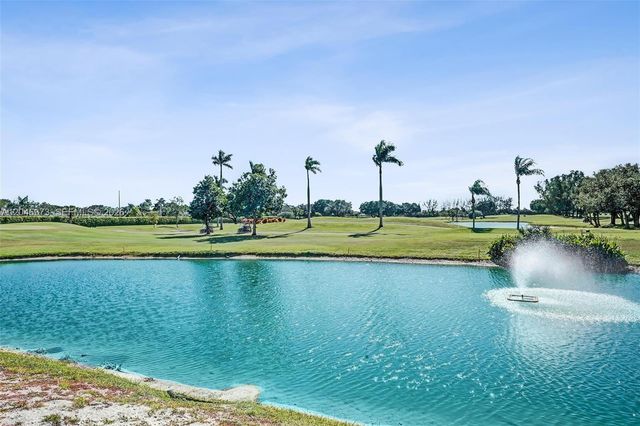 8900 Washington Boulevard 117, Pembroke Pines, FL 33025