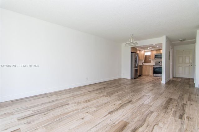 8900 Washington Boulevard 117, Pembroke Pines, FL 33025
