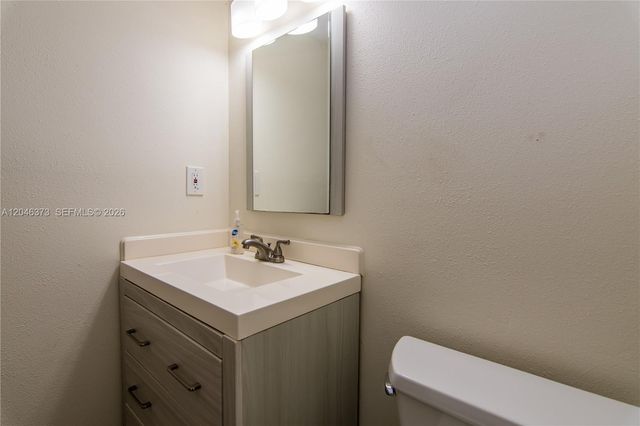 8900 Washington Boulevard 117, Pembroke Pines, FL 33025