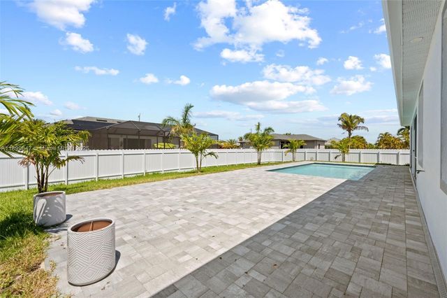 10 nw 35th ave, Cape Coral, FL 33993