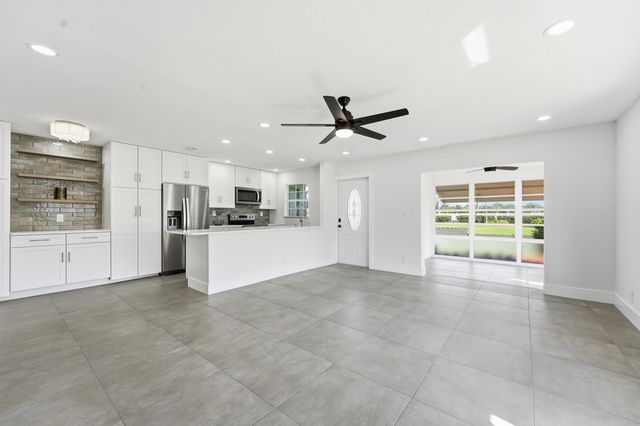 203 Manatee Lane A, Fort Pierce, FL 34982