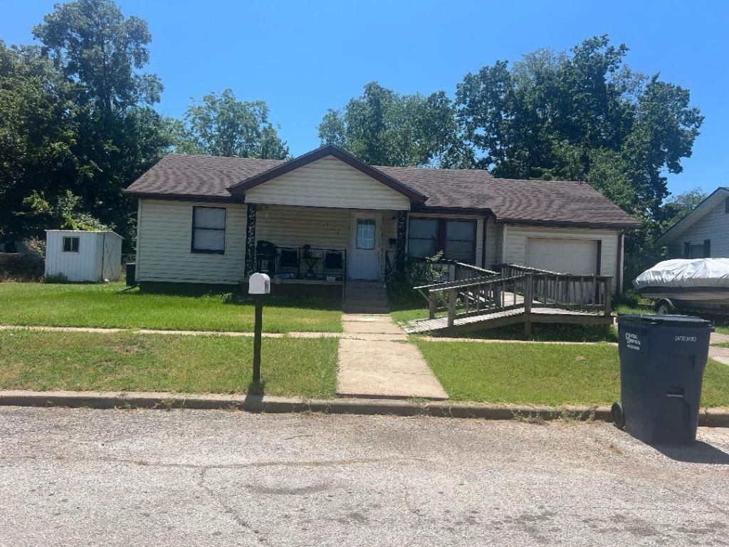 305 W Russell Avenue, Seminole, OK 74868
