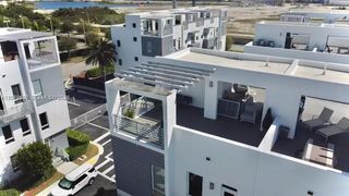 9151 NW 33rd St, Doral, FL 33172
