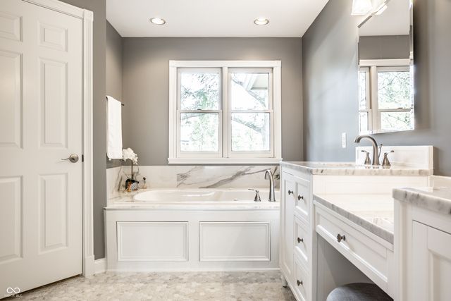 10415 Woods Edge Drive, Fishers, IN 46037