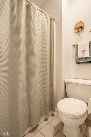 10415 Woods Edge Drive, Fishers, IN 46037