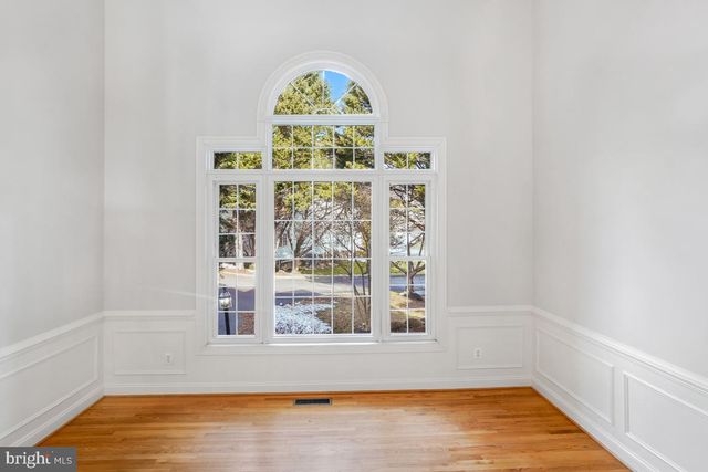 5406 SPRUCE TREE AVE, Bethesda, MD 20814