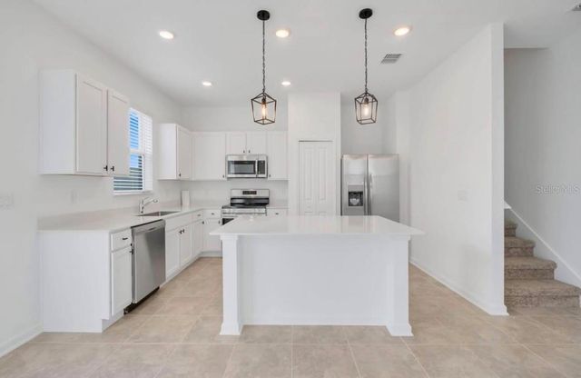 2550 SKYLINE LOOP, Kissimmee, FL 34758