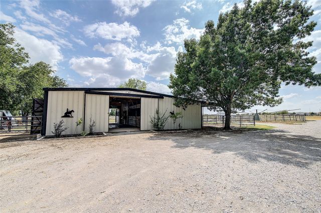 10609 Jackson Road, Krum, TX 76249