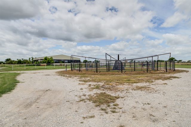 10609 Jackson Road, Krum, TX 76249