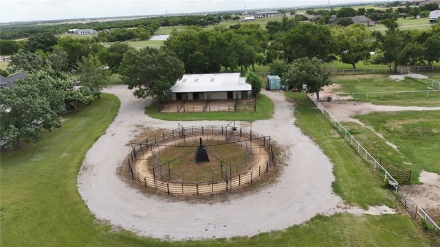 10609 Jackson Road, Krum, TX 76249