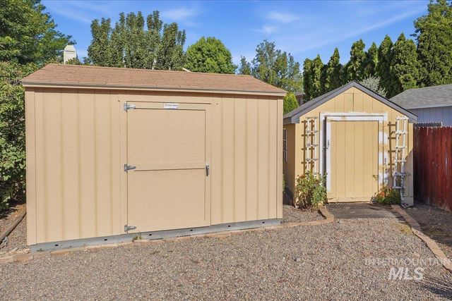 6171 N Willowdale, Garden City, ID 83714