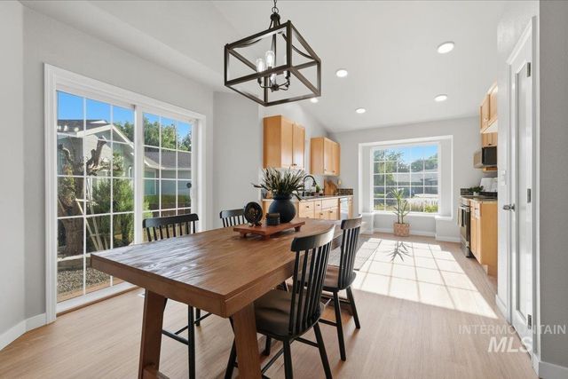 6171 N Willowdale, Garden City, ID 83714