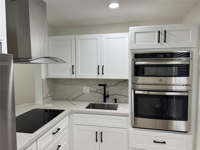 6051 NW 61st Avenue 205, Tamarac, FL 33319