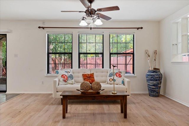 708 Yosemite TRL, Taylor, TX 76574