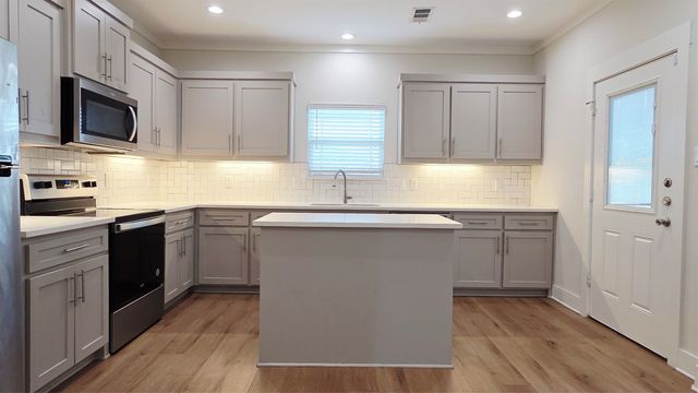 4022 Ivanhoe Lane, Dallas, TX 75212