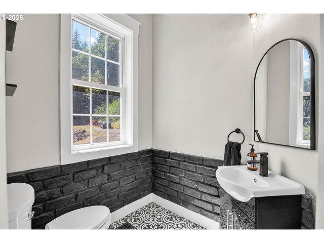 22 S FORK Rd, Washougal, WA 98671
