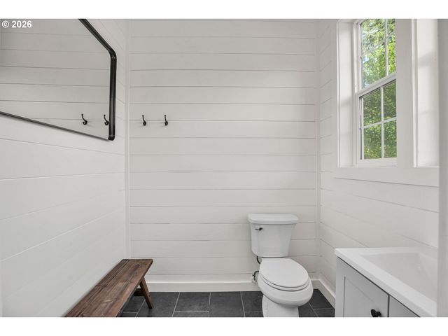 22 S FORK Rd, Washougal, WA 98671