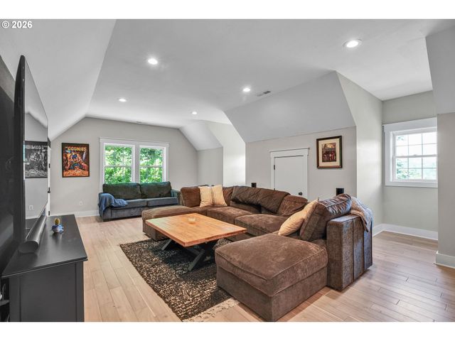 22 S FORK Rd, Washougal, WA 98671
