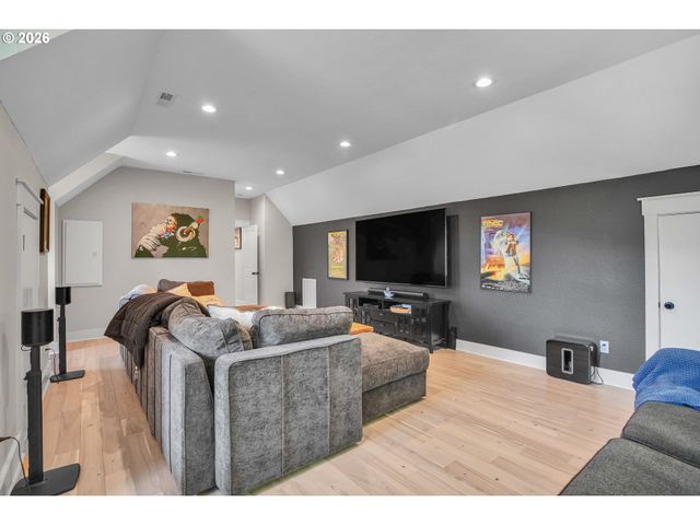 22 S FORK Rd, Washougal, WA 98671