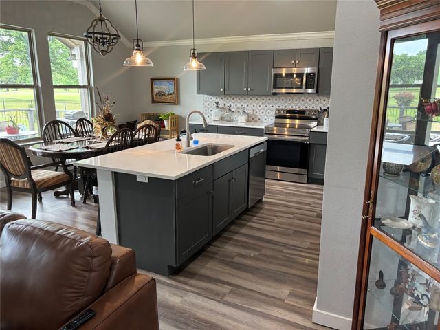 108 Kiowa Drive W, Lake Kiowa, TX 76240