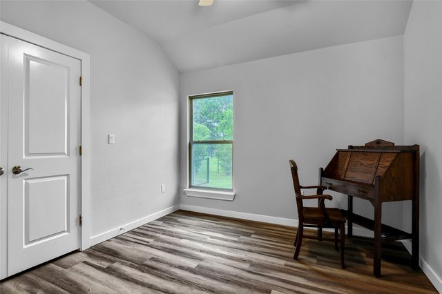 108 Kiowa Drive W, Lake Kiowa, TX 76240
