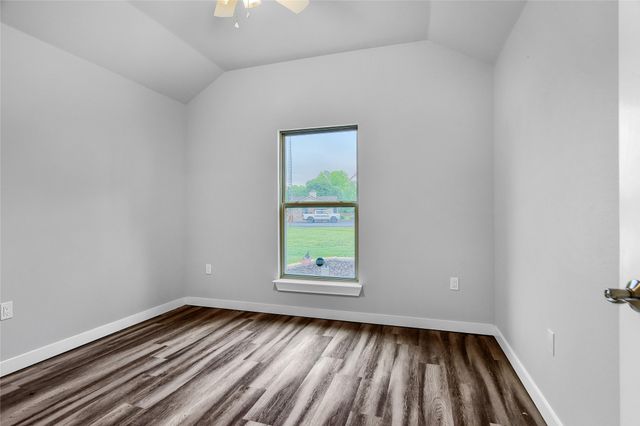 108 Kiowa Drive W, Lake Kiowa, TX 76240