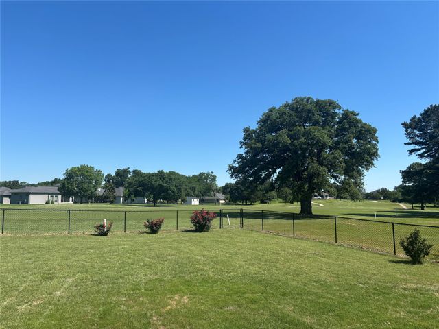 108 Kiowa Drive W, Lake Kiowa, TX 76240